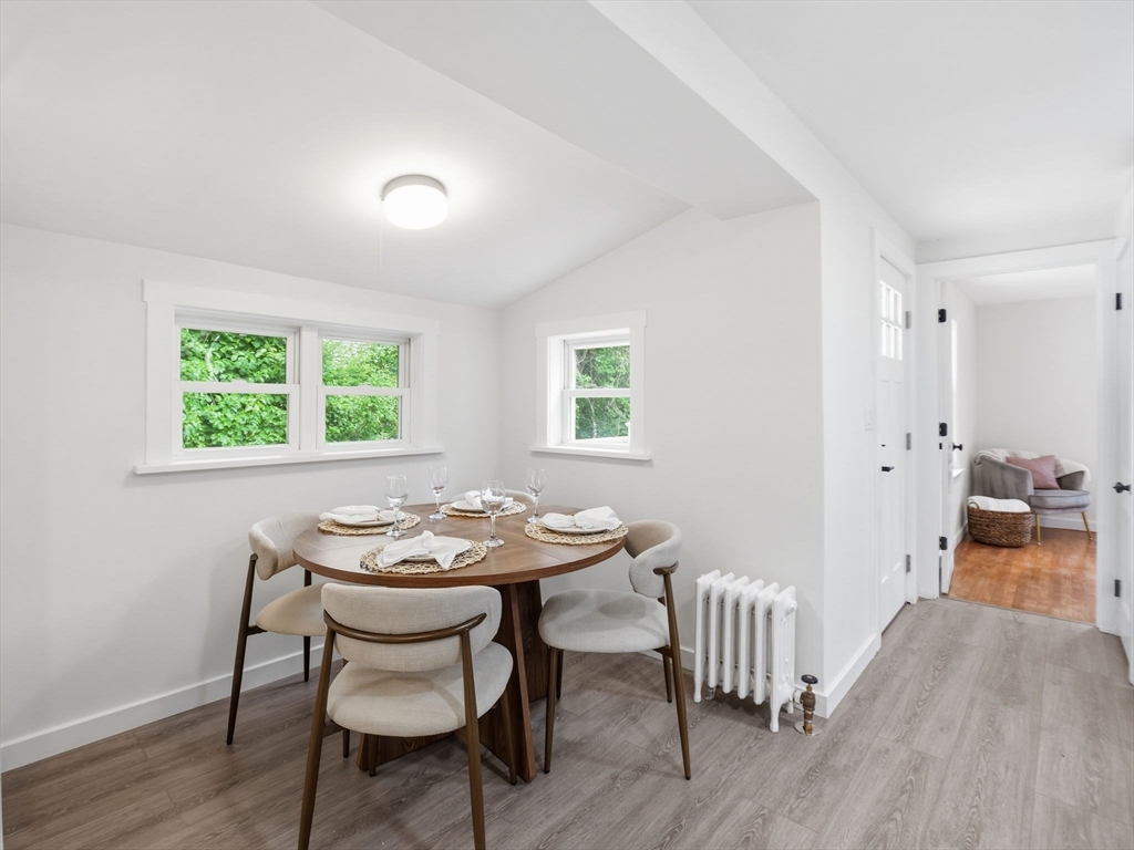 41 Bridgeport Street Worcester, MA 01604 - Photo 5 of 34