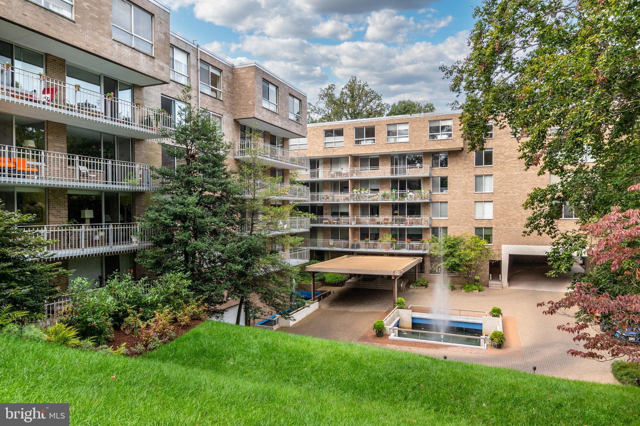 4100 Cathedral Avenue Northwest, Unit 709 Washington, DC 20016 - Photo 15 of 20 a view of outdoor space yard and patio