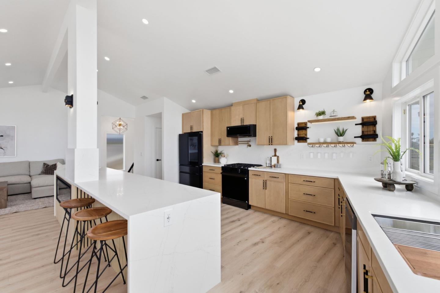 300 Fair Haven Road Alameda, CA 94501 - Photo 6 of 46 Gallery Image 6