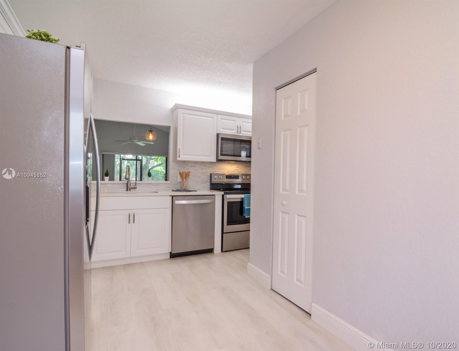 611 Racquet Club Road, Unit 2 Weston, FL 33326 - Photo 3 of 27