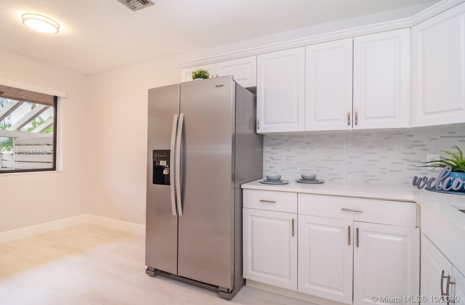 611 Racquet Club Road, Unit 2 Weston, FL 33326 - Photo 4 of 27