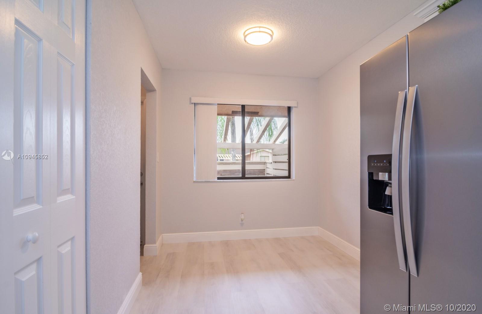 611 Racquet Club Road, Unit 2 Weston, FL 33326 - Photo 5 of 27