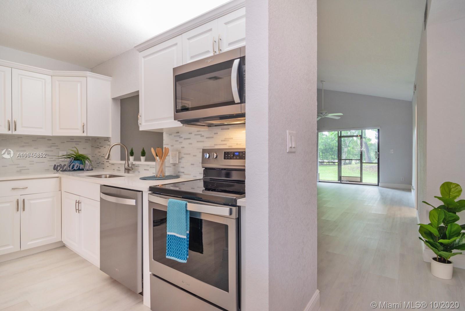 611 Racquet Club Road, Unit 2 Weston, FL 33326 - Photo 6 of 27