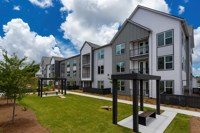 $1,997 | 2403 Mall Drive, Unit B1, North Charleston, SC 29406