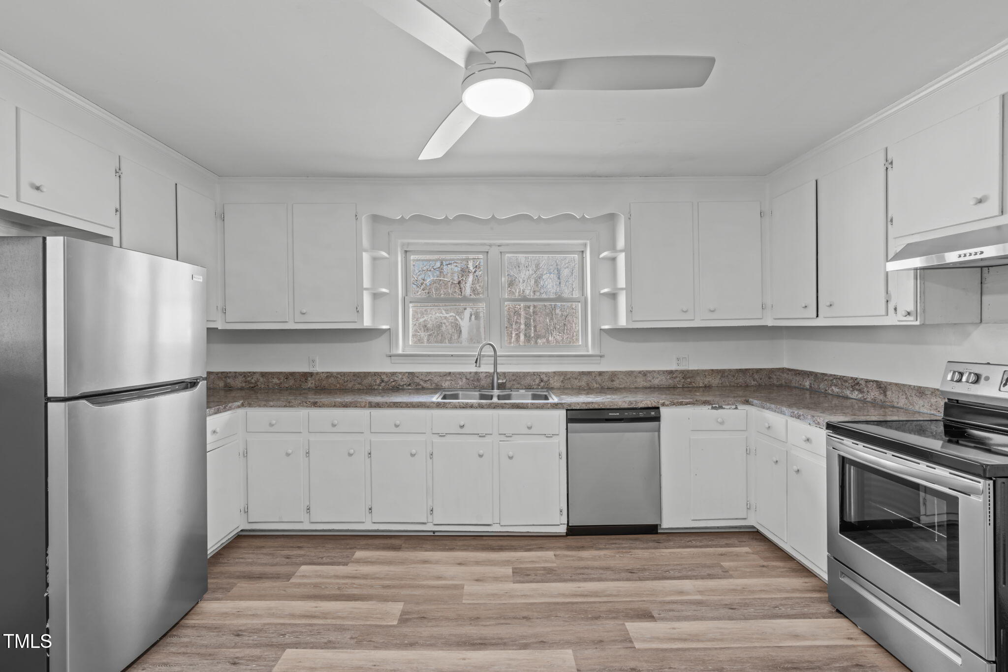 Dine-In Kitchen