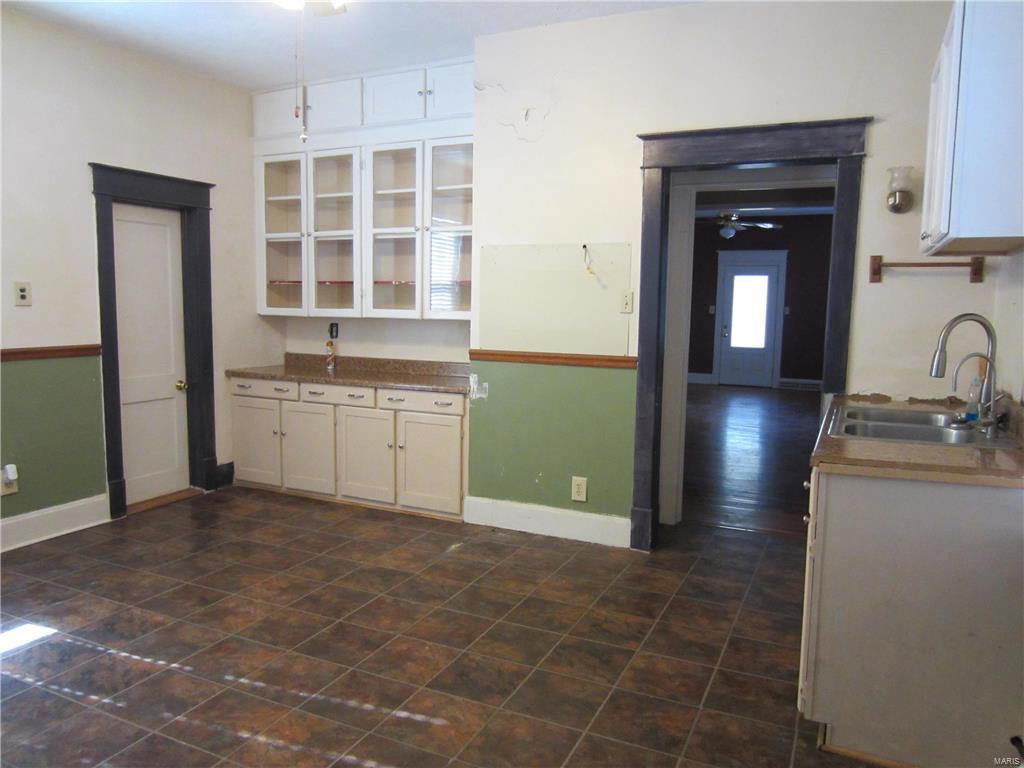 507 North Springfield Street Grafton, IL 62037 - Photo 10 of 33