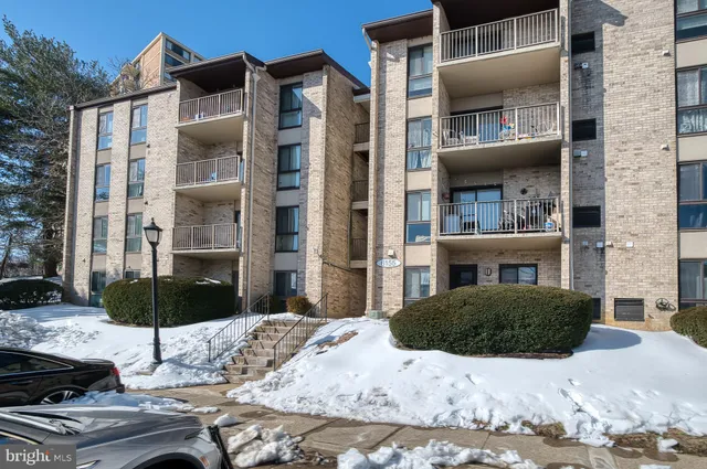 $2,100 | 6155 Edsall Road, Unit M, Alexandria, VA 22304