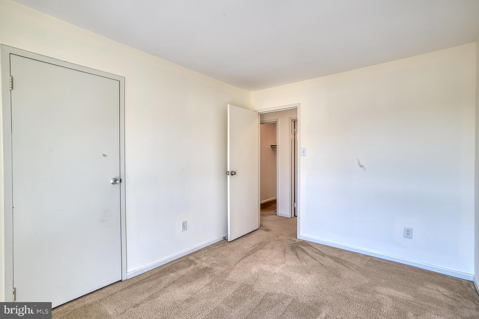 6155 Edsall Road, Unit M Alexandria, VA 22304 - Photo 17 of 20 Second Bedroom