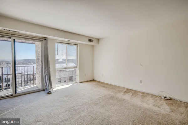 $2,000 | 6155 Edsall Road, Unit M, Alexandria, VA 22304