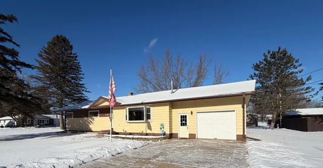 $174,900 | 201 McKinley Avenue, Niagara, WI 54151