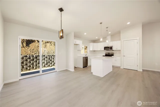 $425,000 | 358 Ives Street, Pateros, WA 98846