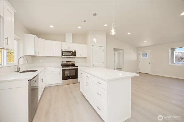 $425,000 | 358 Ives Street, Pateros, WA 98846