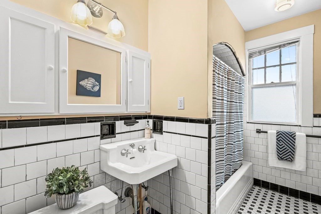 21 Wolcott Road, Unit 21 Lynn, MA 01902 - Photo 37 of 41 Gallery Image 37