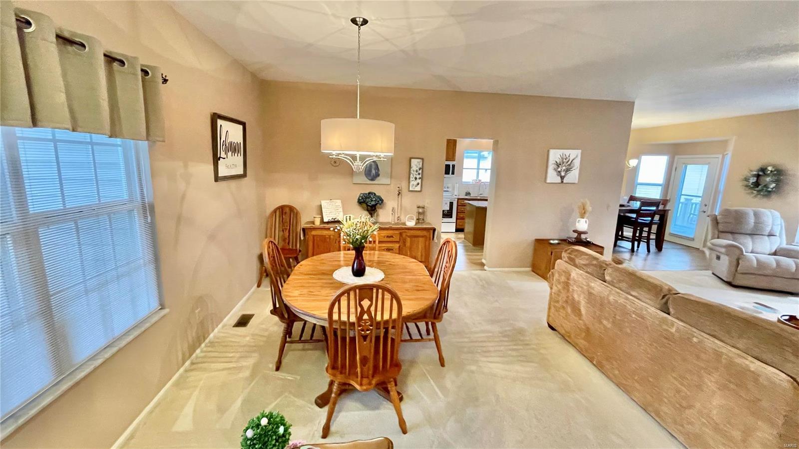 16 Belgian Trail St. Peters, MO 63376 - Photo 3 of 27