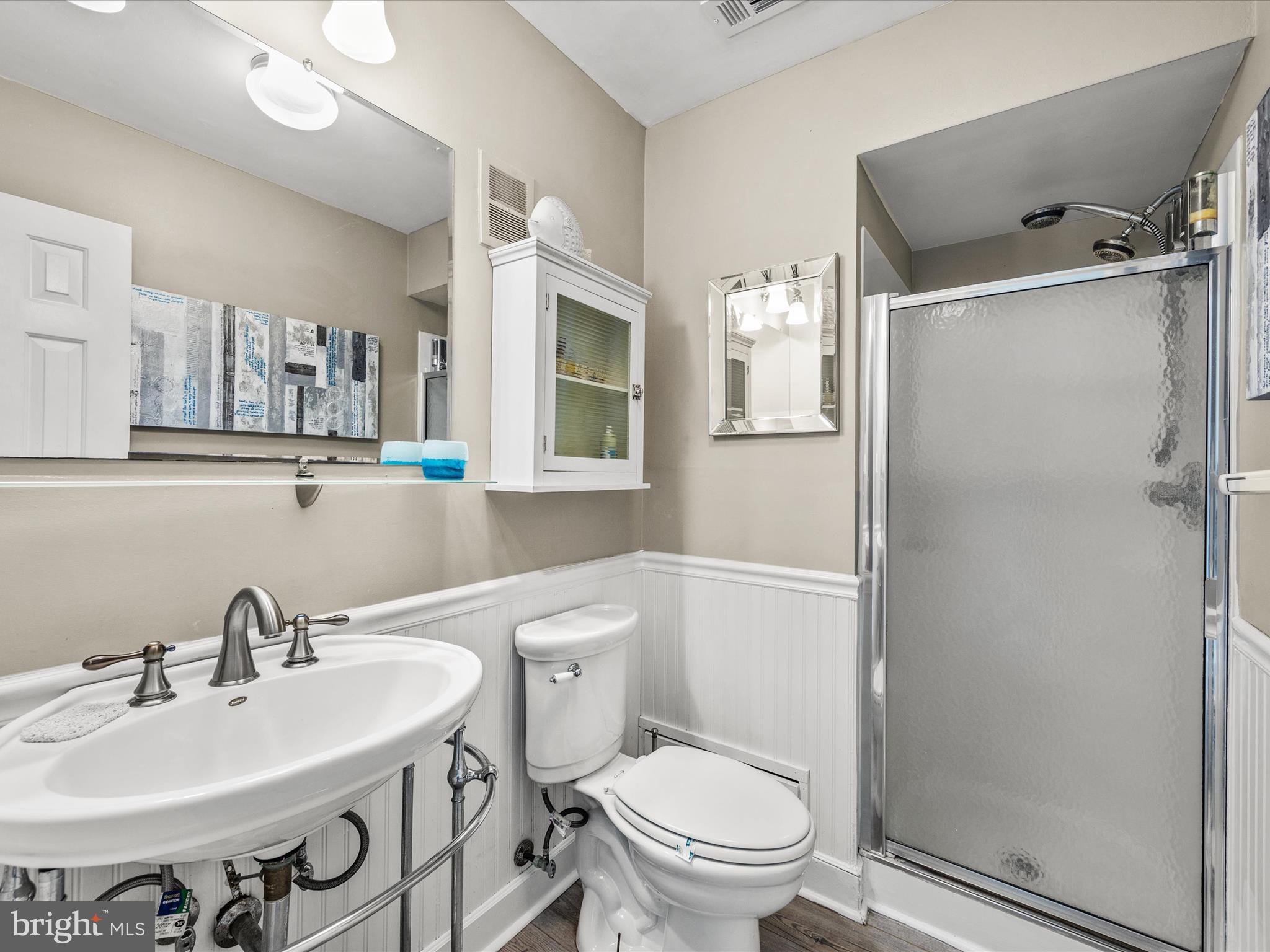 721 Rusty Anchor Road, Unit 22 Ocean City, MD 21842 - Photo 22 of 31 First floor bathroom