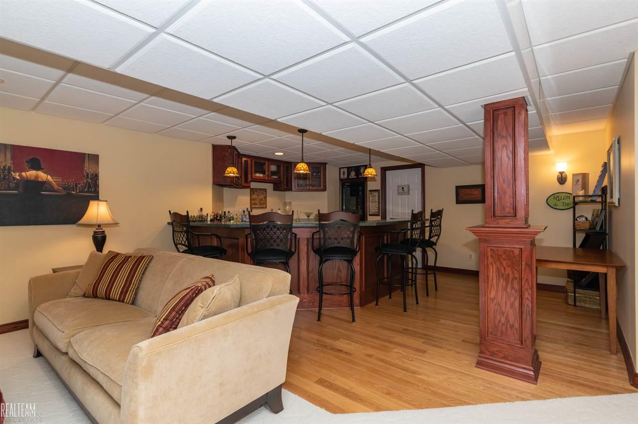 1052 Chesapeake Rochester, MI 48307 - Photo 41 of 54 31358980-42.JPG