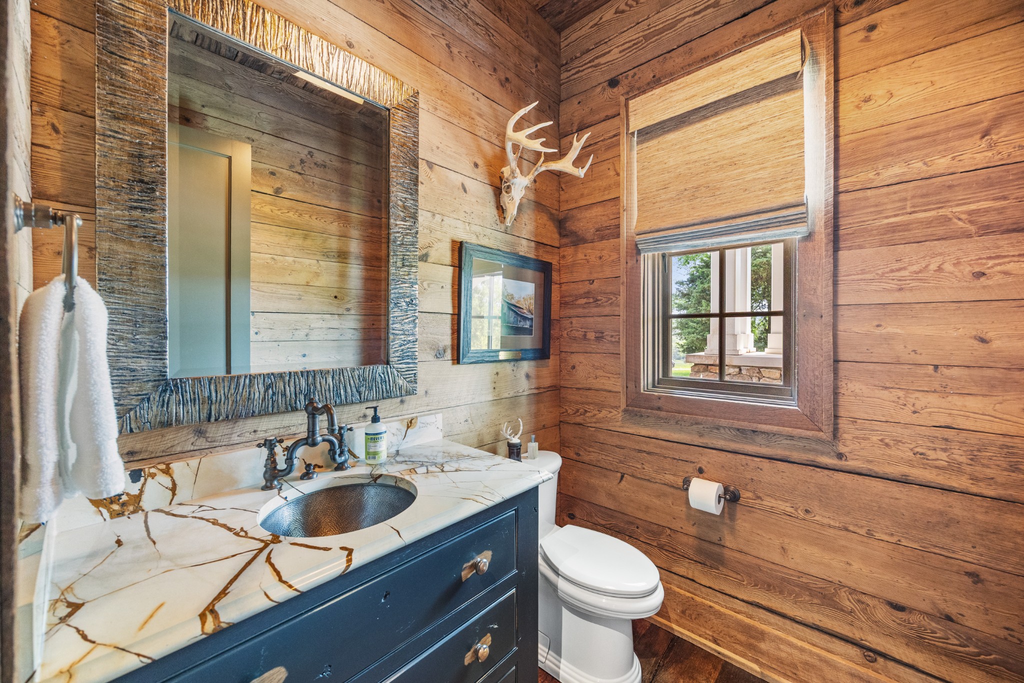 605 Red Oak Road Petersburg, TN 37144 - Photo 20 of 98 a bathroom with a sink and a mirror