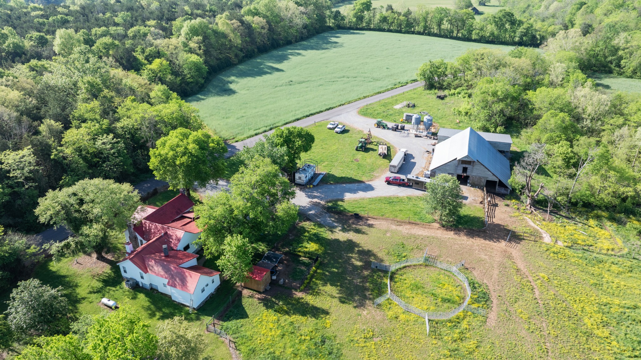 605 Red Oak Road Petersburg, TN 37144 - Photo 45 of 98 an aerial view of a house with a yard