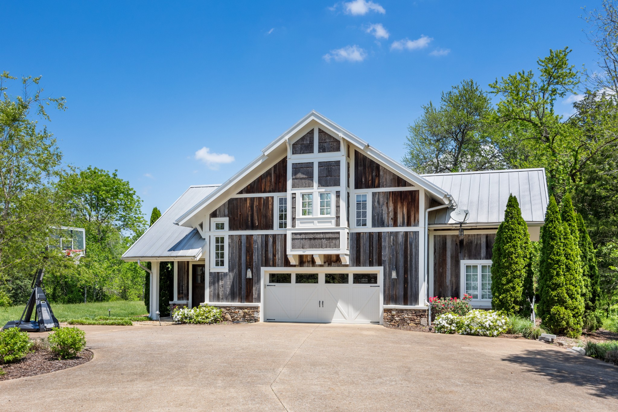 605 Red Oak Road Petersburg, TN 37144 - Photo 67 of 98 a house view with a outdoor space