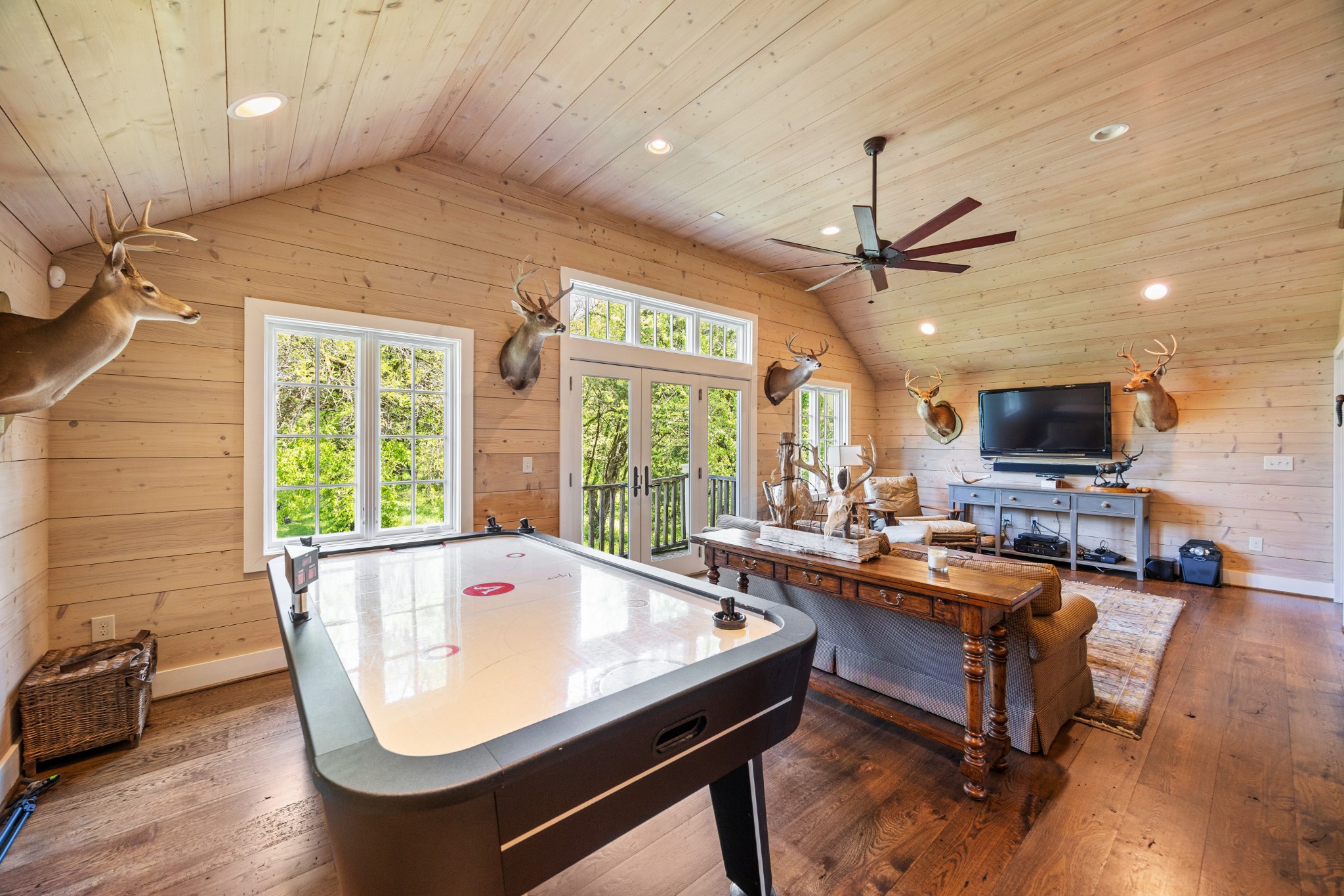 605 Red Oak Road Petersburg, TN 37144 - Photo 74 of 98 a view of a dining room with furniture window and wooden floor