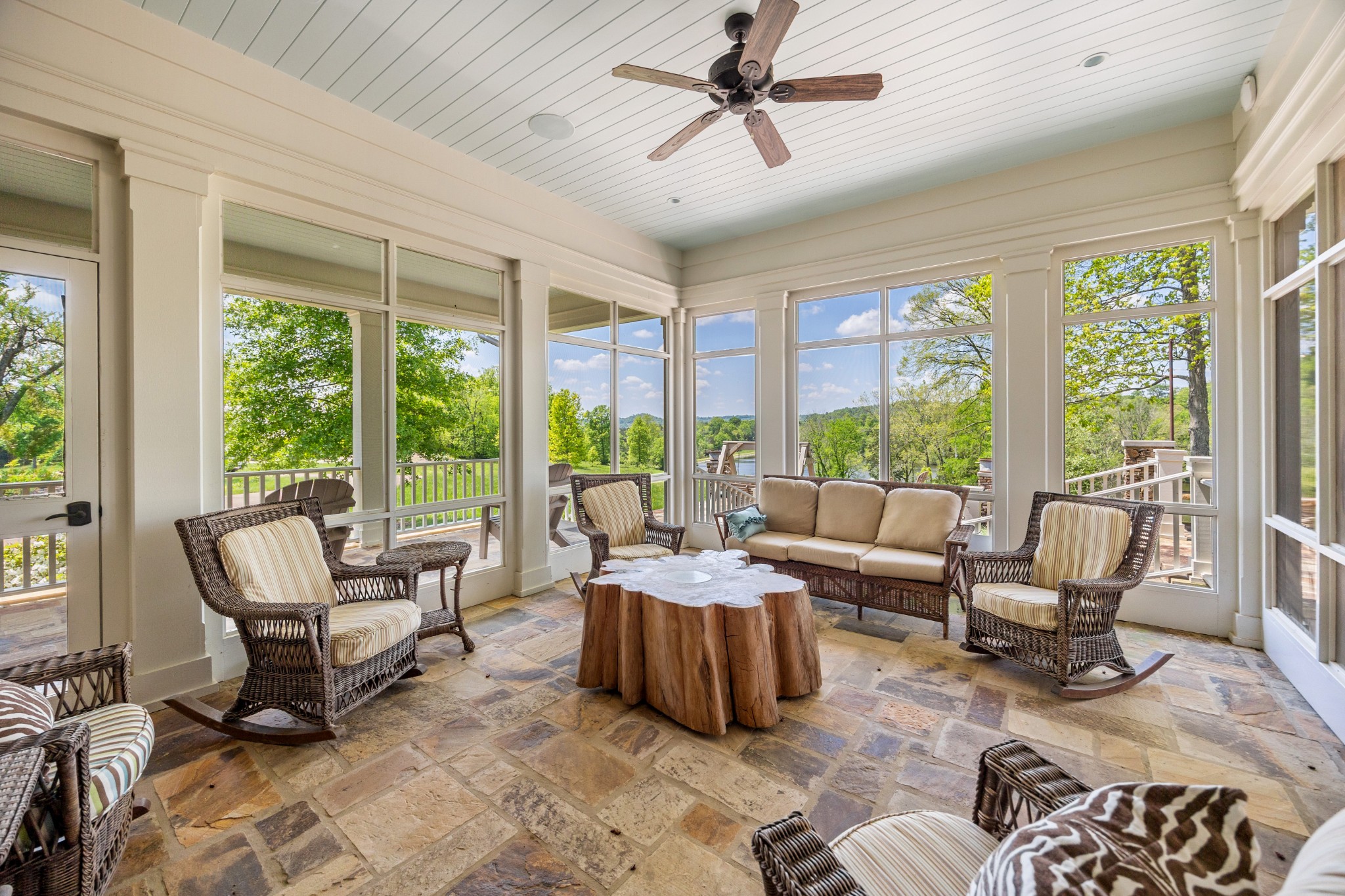 605 Red Oak Road Petersburg, TN 37144 - Photo 84 of 98 a living room with furniture and large windows