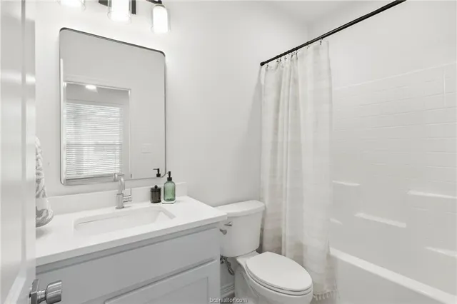 $4,500 | 307 Sterling Street, Unit D, College Station, TX 77840