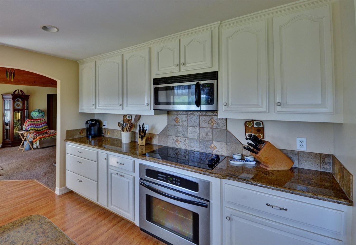 16417 Jones Road White City, OR 97503 - Photo 17 of 32 Additional Photo