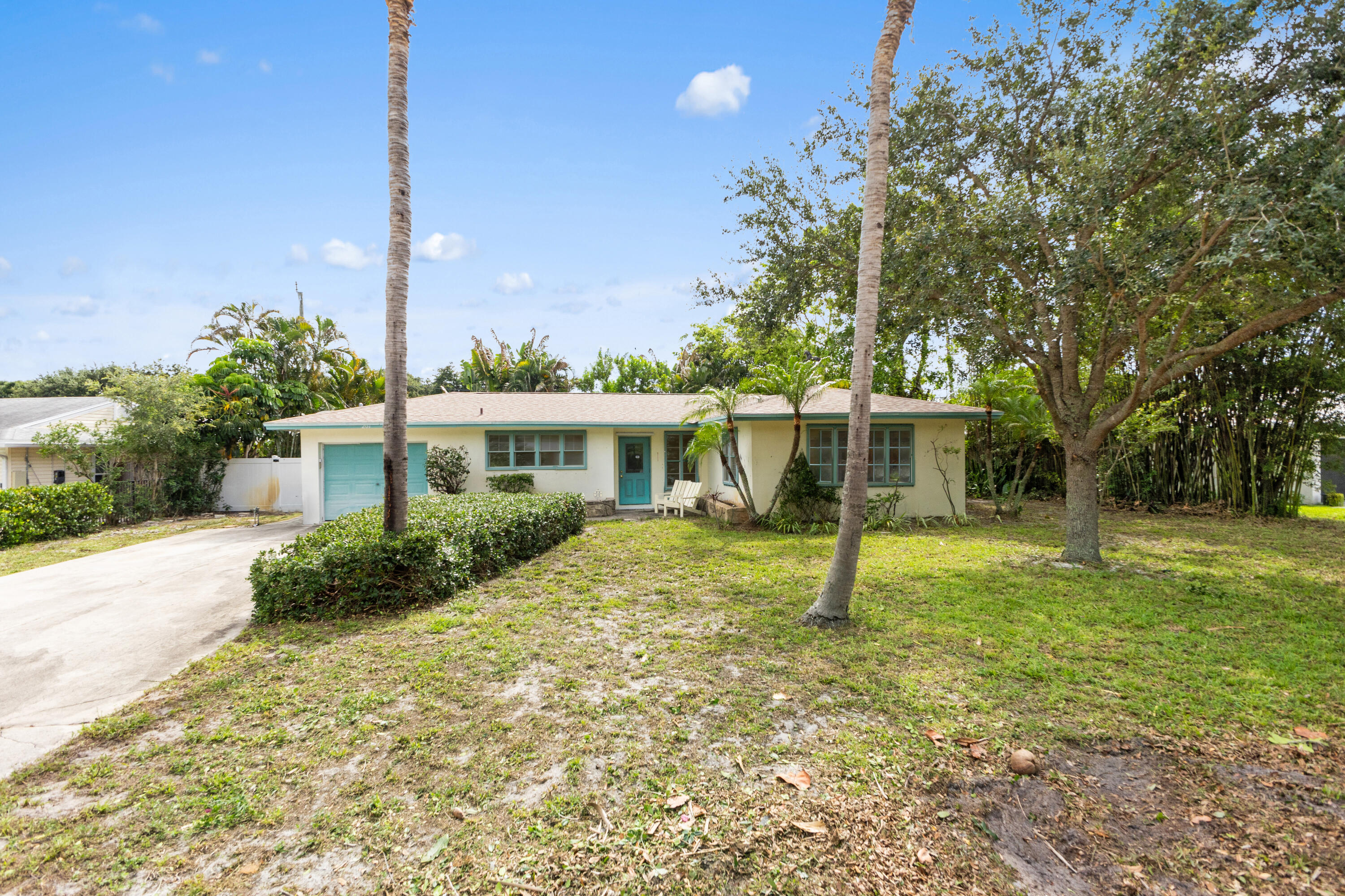 201 West Riverside Drive Jupiter, FL 33469 - Photo 8 of 17 Front