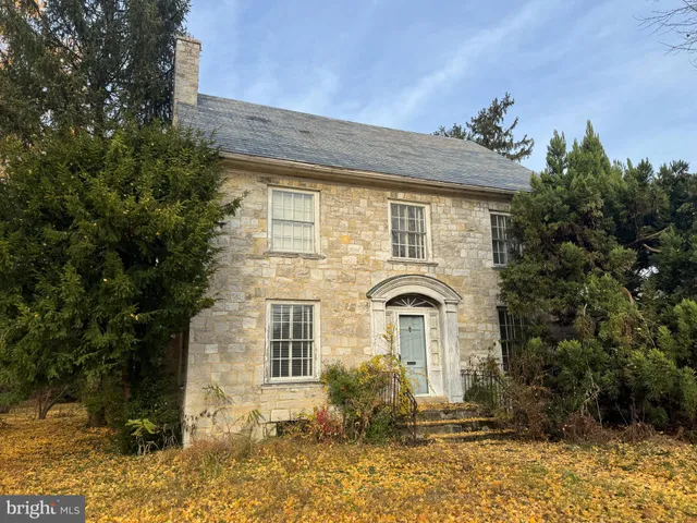 $229,000 | 560 East Baltimore Street, Greencastle, PA 17225