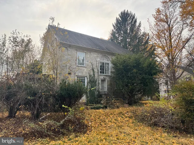 $229,000 | 560 East Baltimore Street, Greencastle, PA 17225