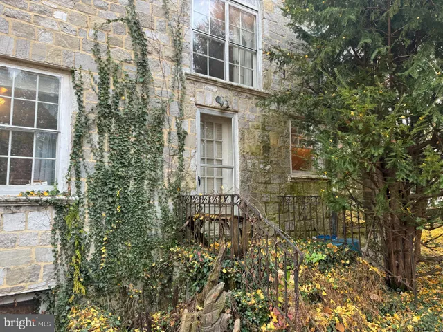 $229,000 | 560 East Baltimore Street, Greencastle, PA 17225