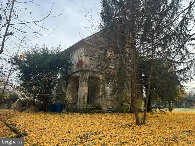 $229,000 | 560 East Baltimore Street, Greencastle, PA 17225