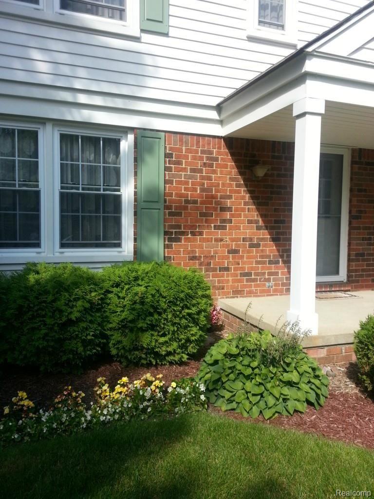 929 Hemlock Drive Rochester, MI 48307 - Photo 32 of 34 20130810_104107.jpg