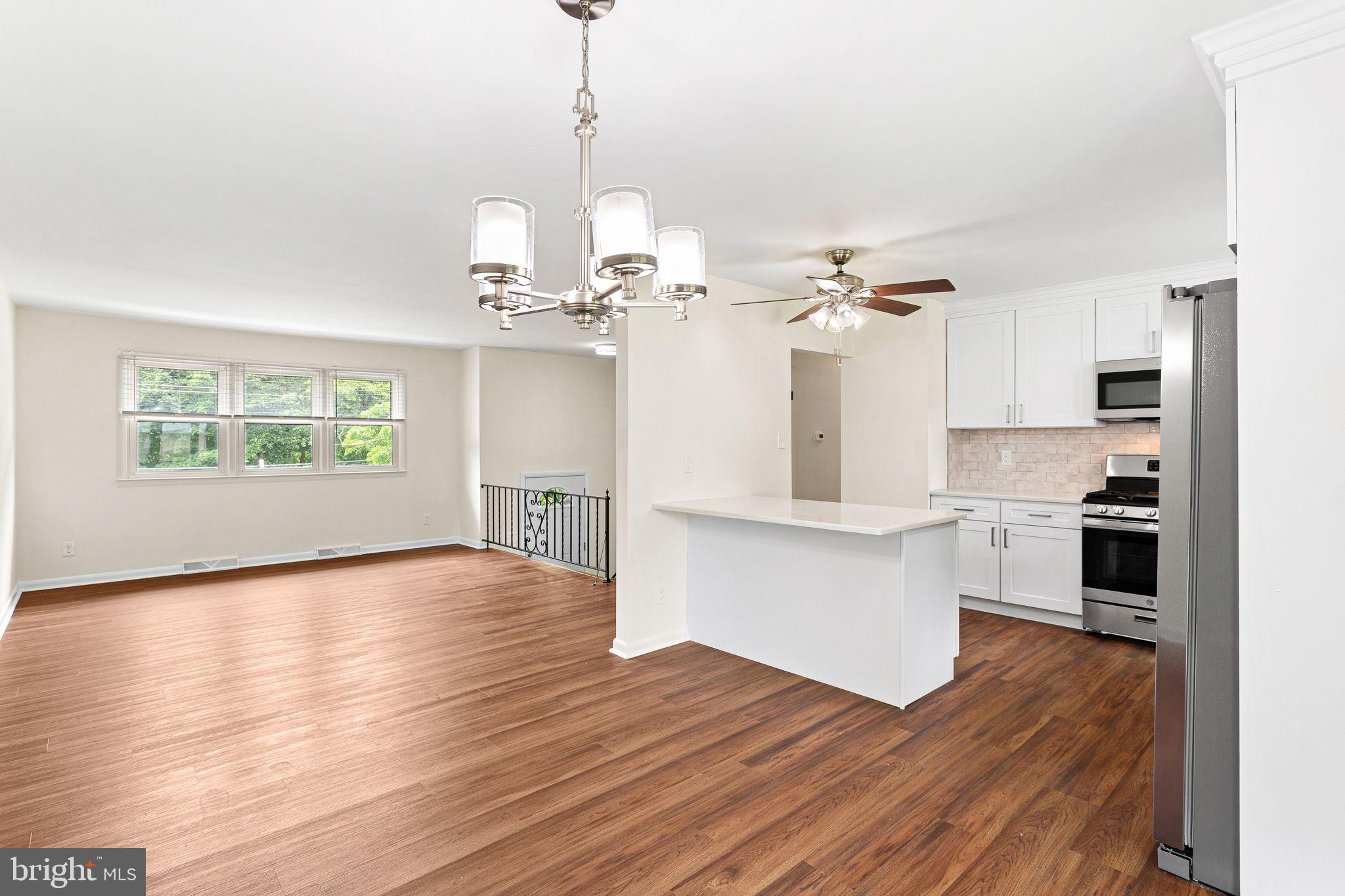 16 Prospect Avenue Sicklerville, NJ 08081 - Photo 7 of 34 Bright, open living space with charm.
