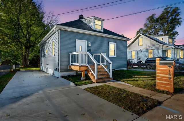 $199,900 | 136 West Etta Avenue, St. Louis, MO 63125