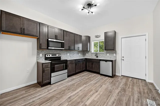 $199,900 | 136 West Etta Avenue, St. Louis, MO 63125