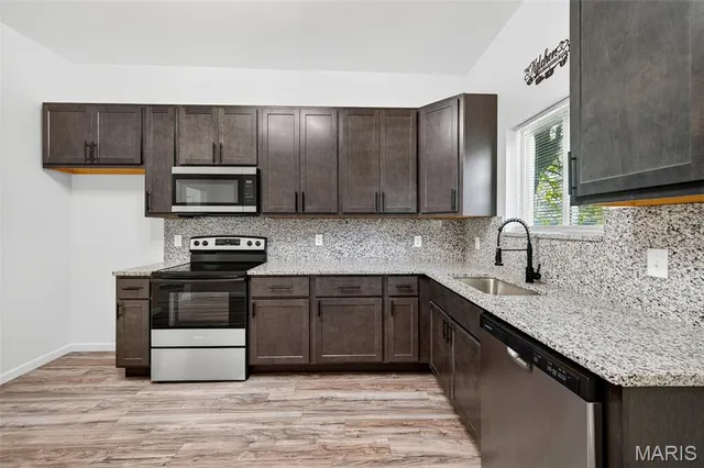 $199,900 | 136 West Etta Avenue, St. Louis, MO 63125