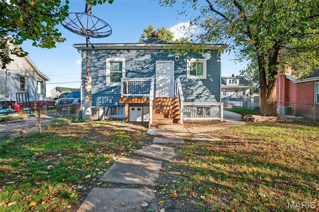$199,900 | 136 West Etta Avenue, St. Louis, MO 63125