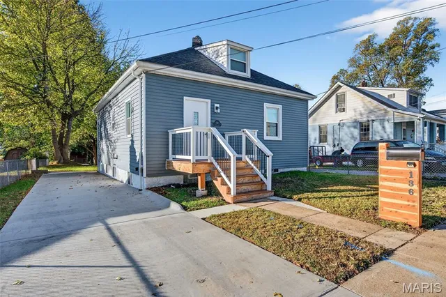$199,900 | 136 West Etta Avenue, St. Louis, MO 63125