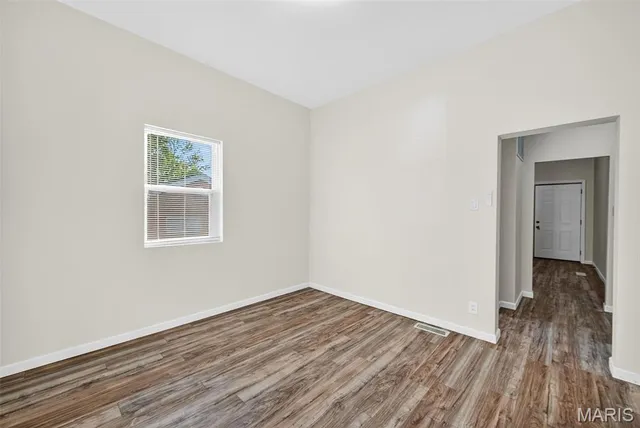 $199,900 | 136 West Etta Avenue, St. Louis, MO 63125