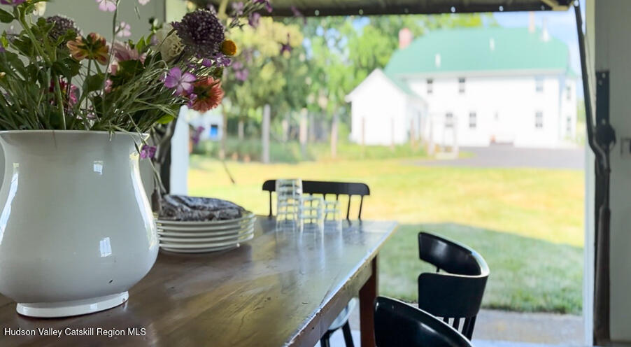 95 Lower Post Road Ghent, NY 12534 - Photo 39 of 54 LP outdoor dining 2-fotor-20250710111026