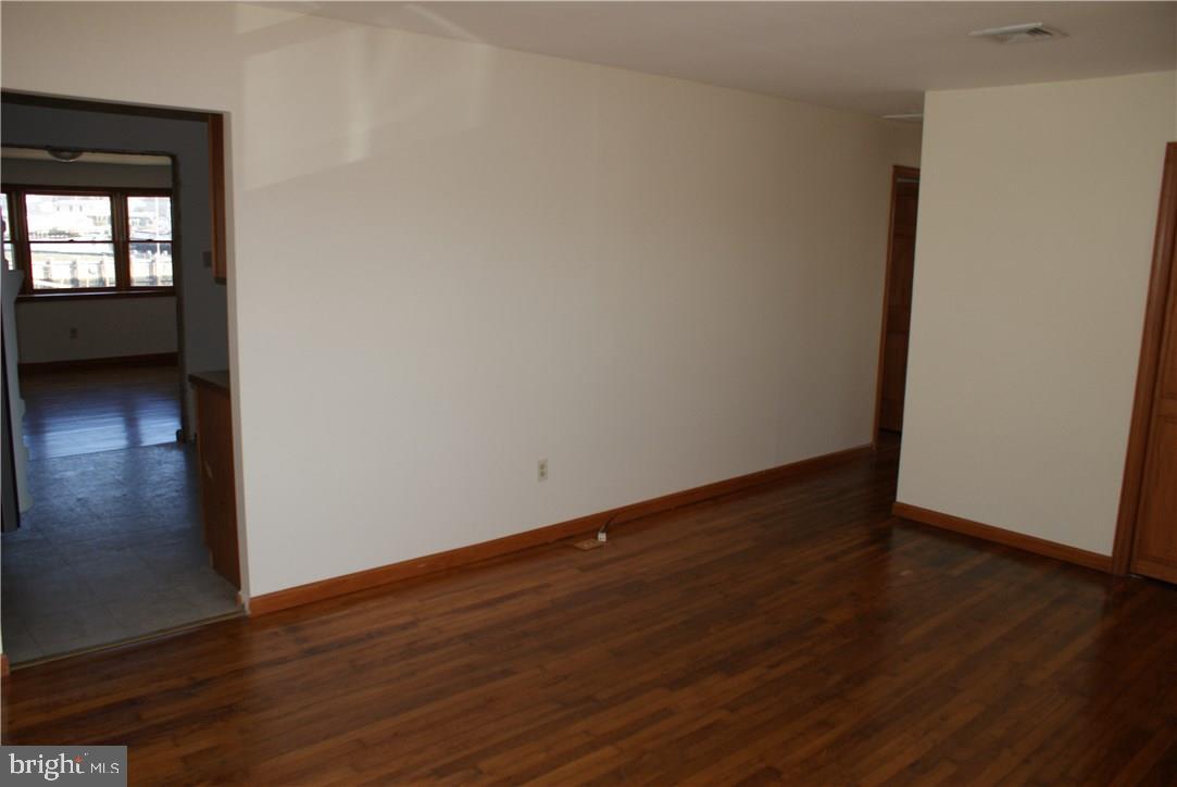 113 East Mullica Road Tuckerton, NJ 08087 - Photo 9 of 21