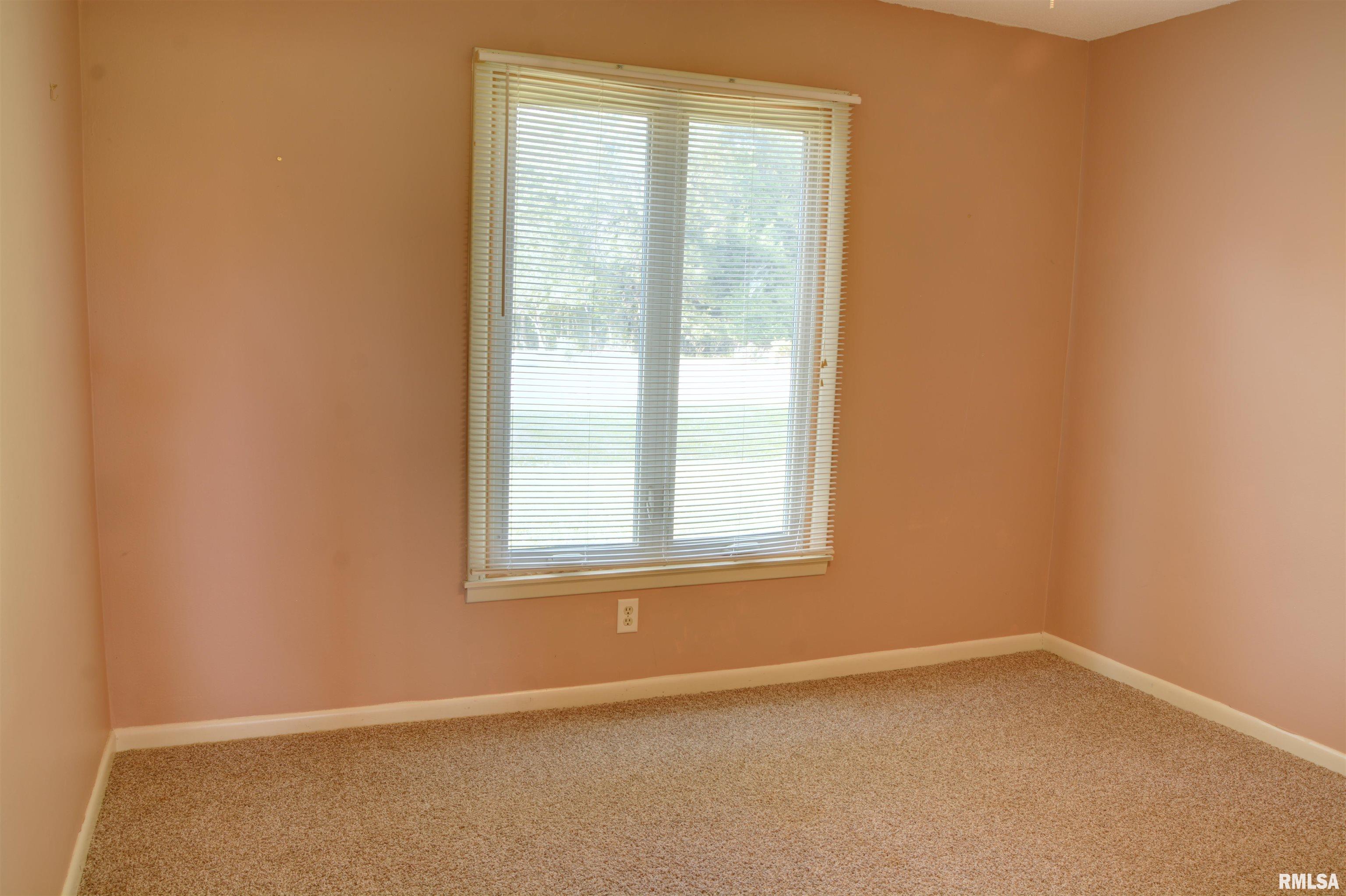 1925 Riverview Drive Macomb, IL 61455 - Photo 15 of 19