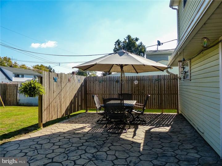 30 Ravine Lane Levittown, PA 19055 - Photo 22 of 25 Exterior Back
