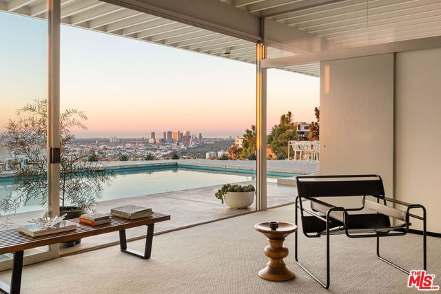 $25,000,000 | 1635 Woods Drive, Los Angeles, CA 90069