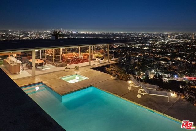 $25,000,000 | 1635 Woods Drive, Los Angeles, CA 90069