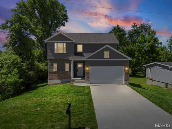 $460,000 | 300 Vest Avenue, Valley Park, MO 63088