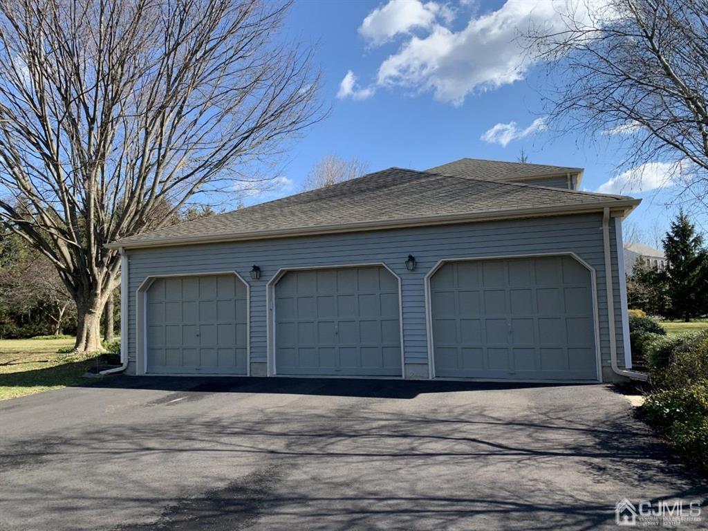 16 Marblehead Drive West Windsor, NJ 08550 - Photo 2 of 30