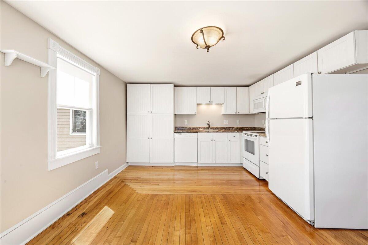 60 North Street Saco, ME 04072 - Photo 9 of 40 9