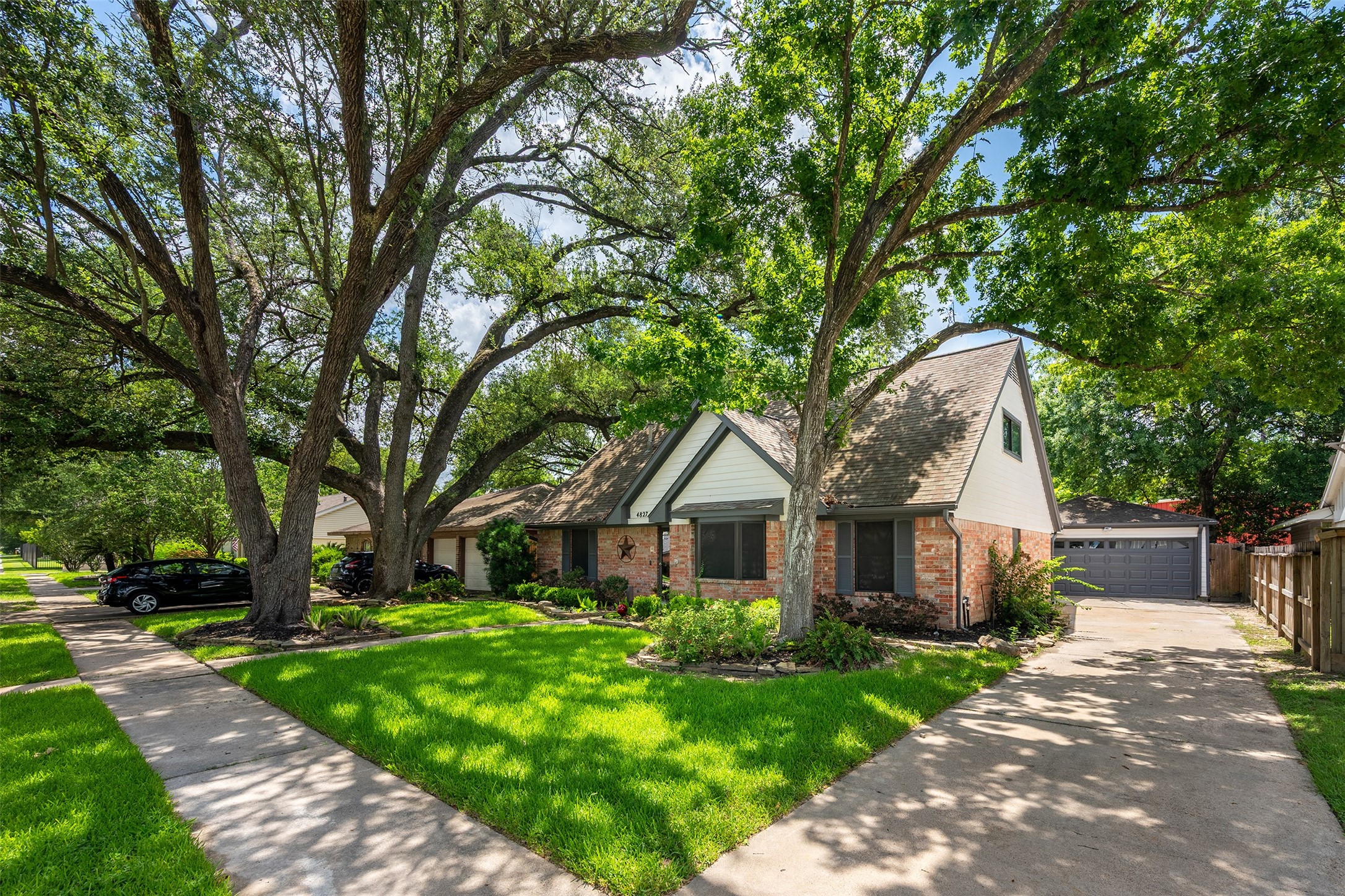4827 Elmbrook Drive Spring, TX 77388 - Photo 2 of 50